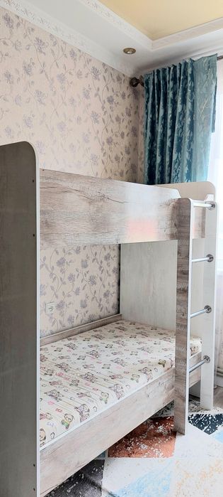 Срочно детский двухъярусная