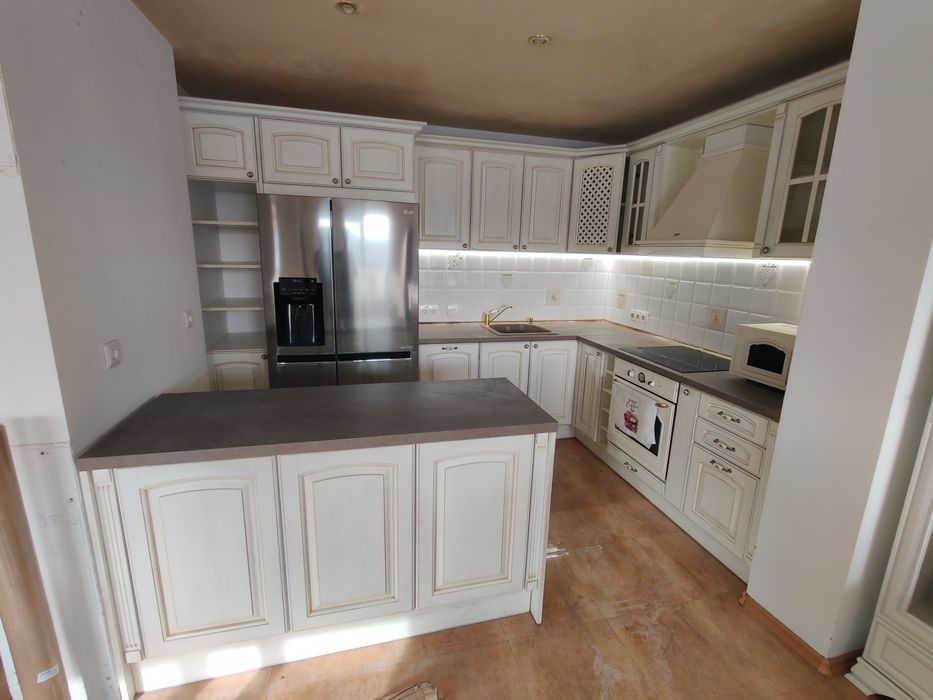 Атрактивна кухня Abanos