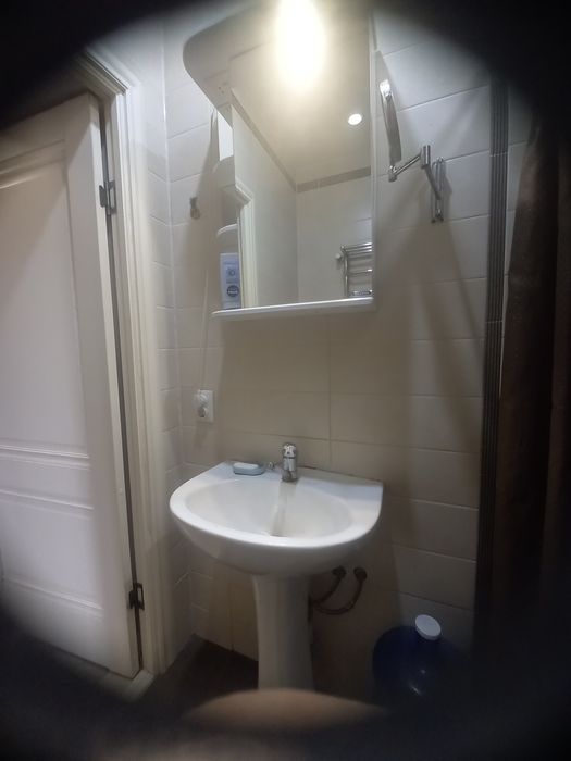 Продам шкаф с зеркалом и раковину в ванную