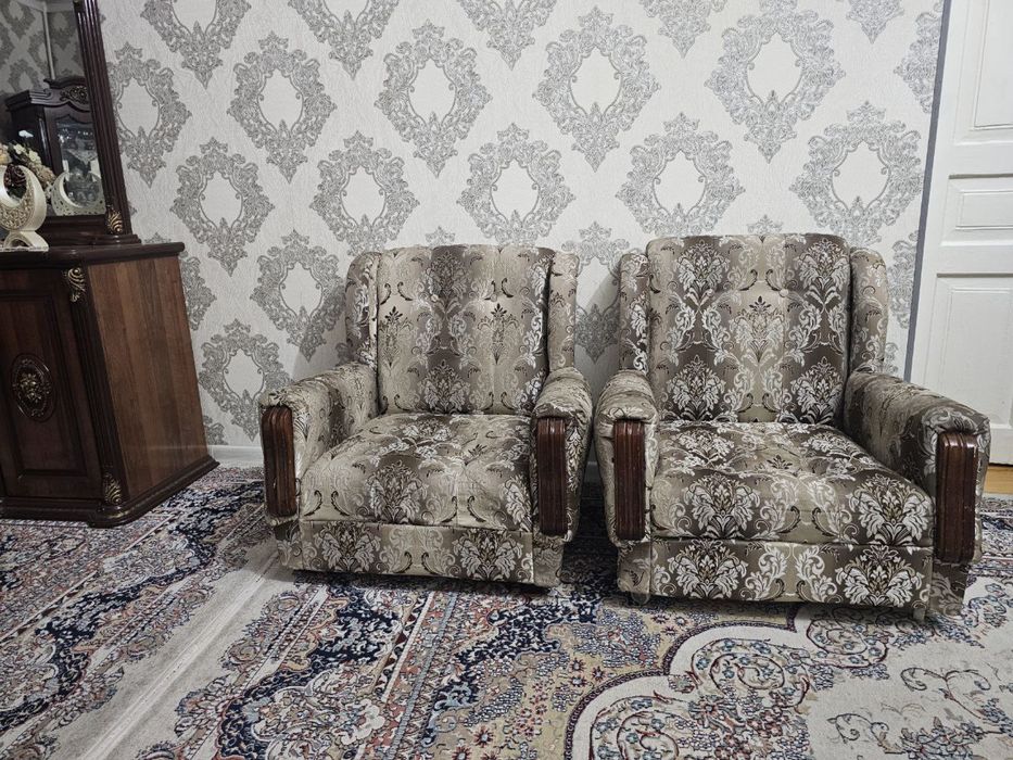 Диван и кресла в хорошем состоянии