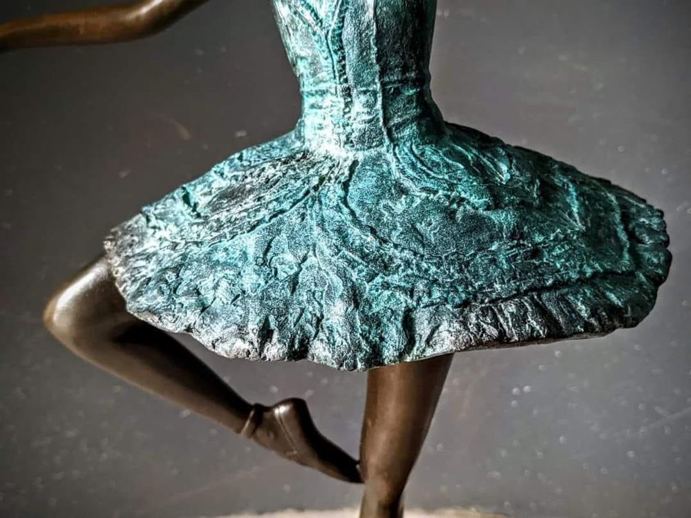 Statueta din bronz - balerina (semnata)