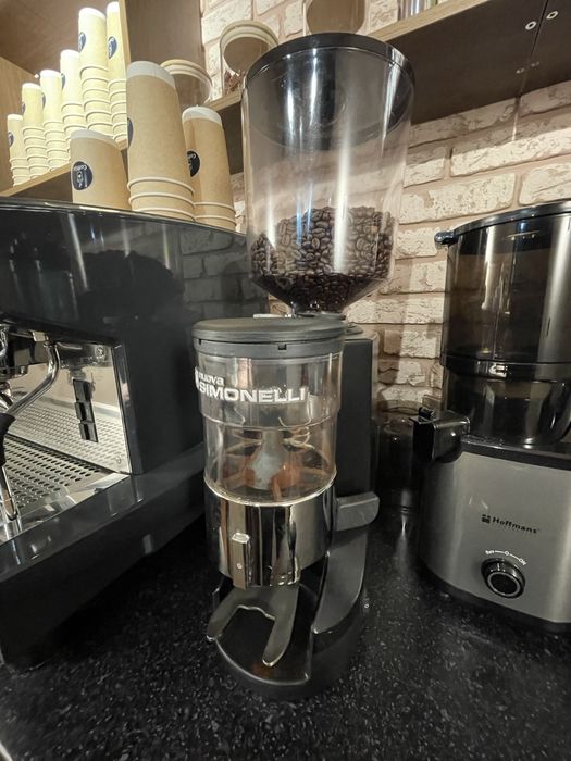 Кофемолка Nuova Simonelli сосотояние отличное