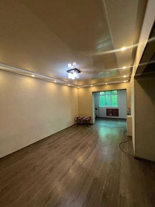 //Продается квартира 3/4/5 Шота Руставели_ Балкон 2х8