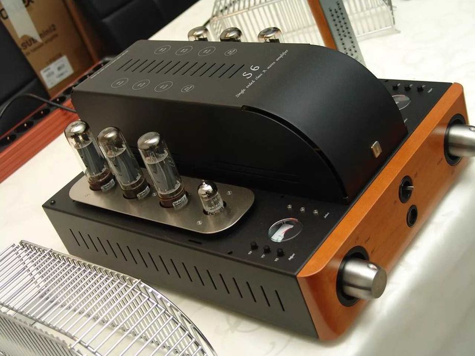 Unison Research S6 MKII Pure class A Single Ended Ultralinear 2x35W