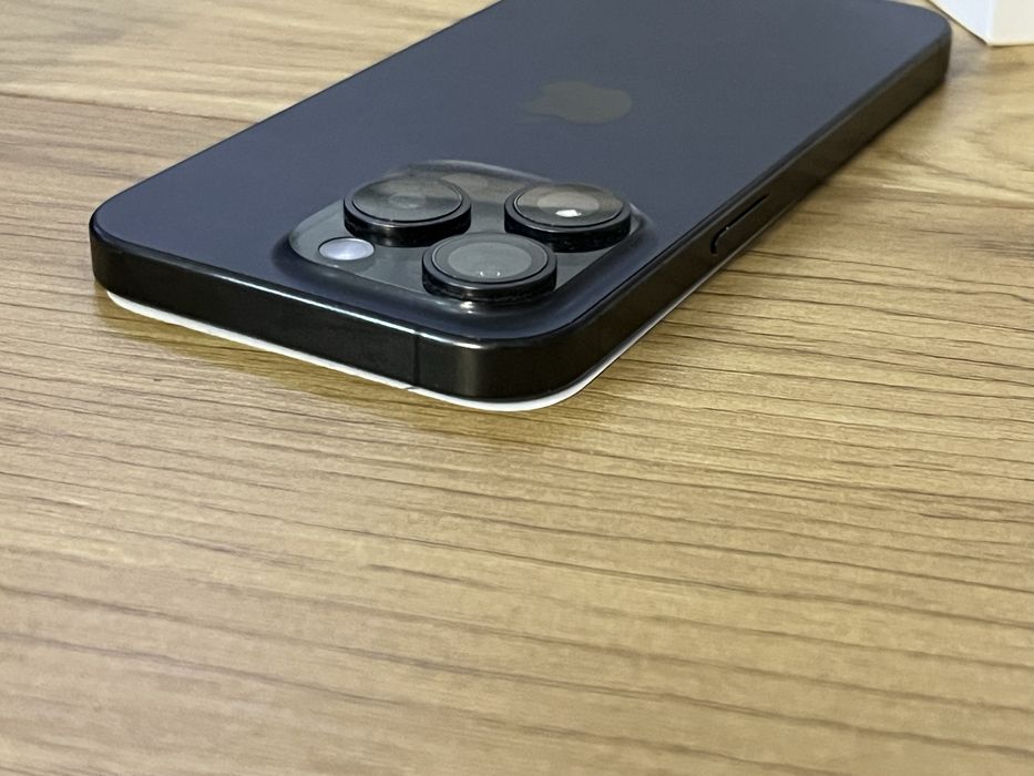 Бартер  iPhone 15 pro 256gb black 90%