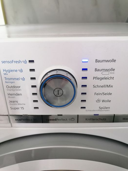 Vând mașina de spălat Siemens extra class, capacitate 8 kg, 1400