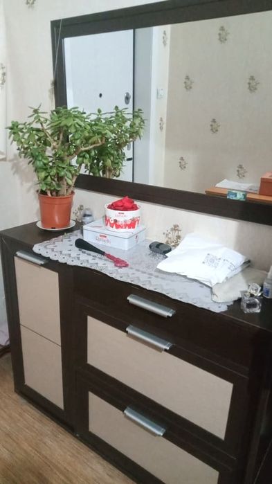 Продам прихожую недорого.