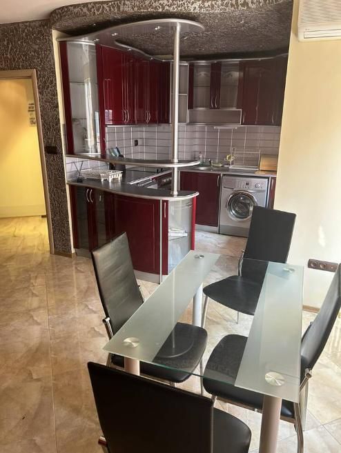Дава се под наем Двустаен апартамент в Пловдив, Кършияка - 50 кв.м за 425 € - Снимка #1