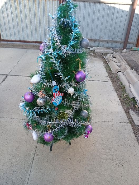 Елка новогодняя с игрушками