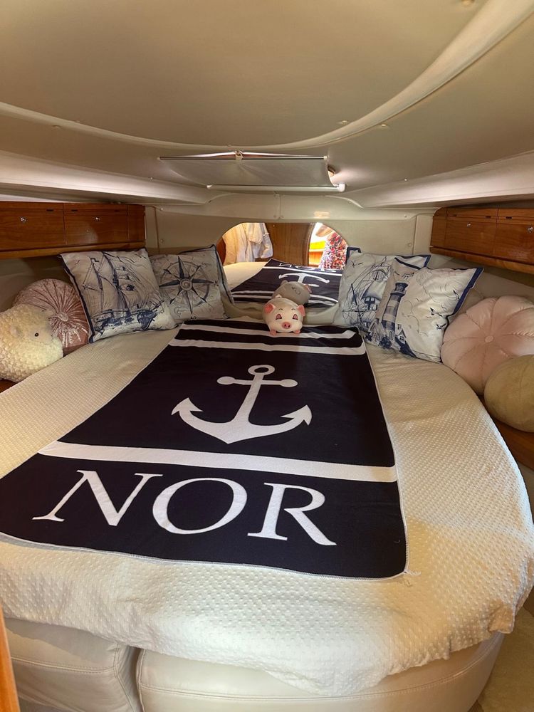 Barca Bavaria 35 HT IMPECABILA