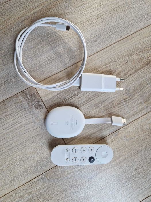Vand Google Chromecast 4k alb, cu telecomanda, in garantie