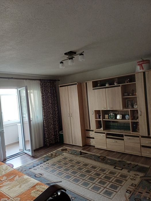Apartament de vanzare 4 camere, decomandat, et 2.