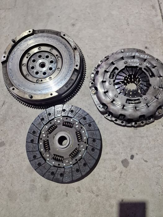 Ambreiaj volanta placa disc n47 bmw e87 e90 e91 e92 x1 e84 e60 e61 e82