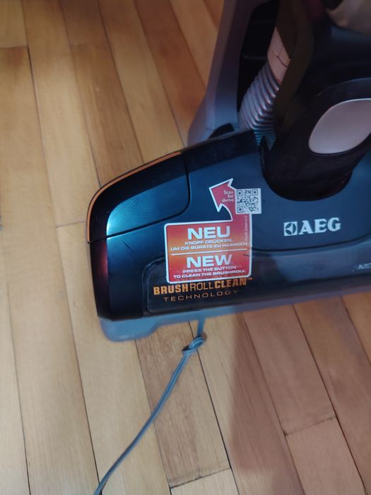 Aspirator vertical AEG