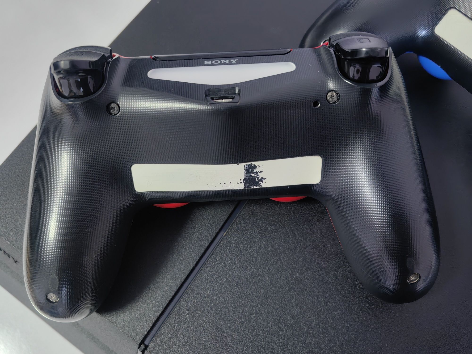 Ps4+2 controllers
