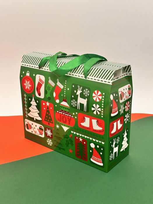 Новогодняя упаковка и игрушки оптом