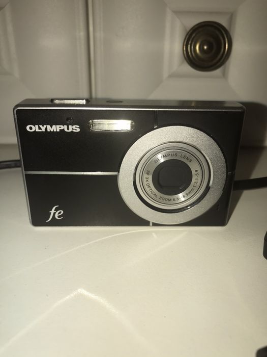 Olympus FE-3000 10 Megapixel. 2GB memory card