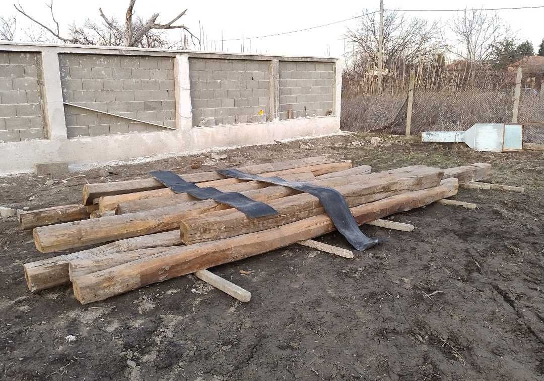 Дървени греди от стара къща