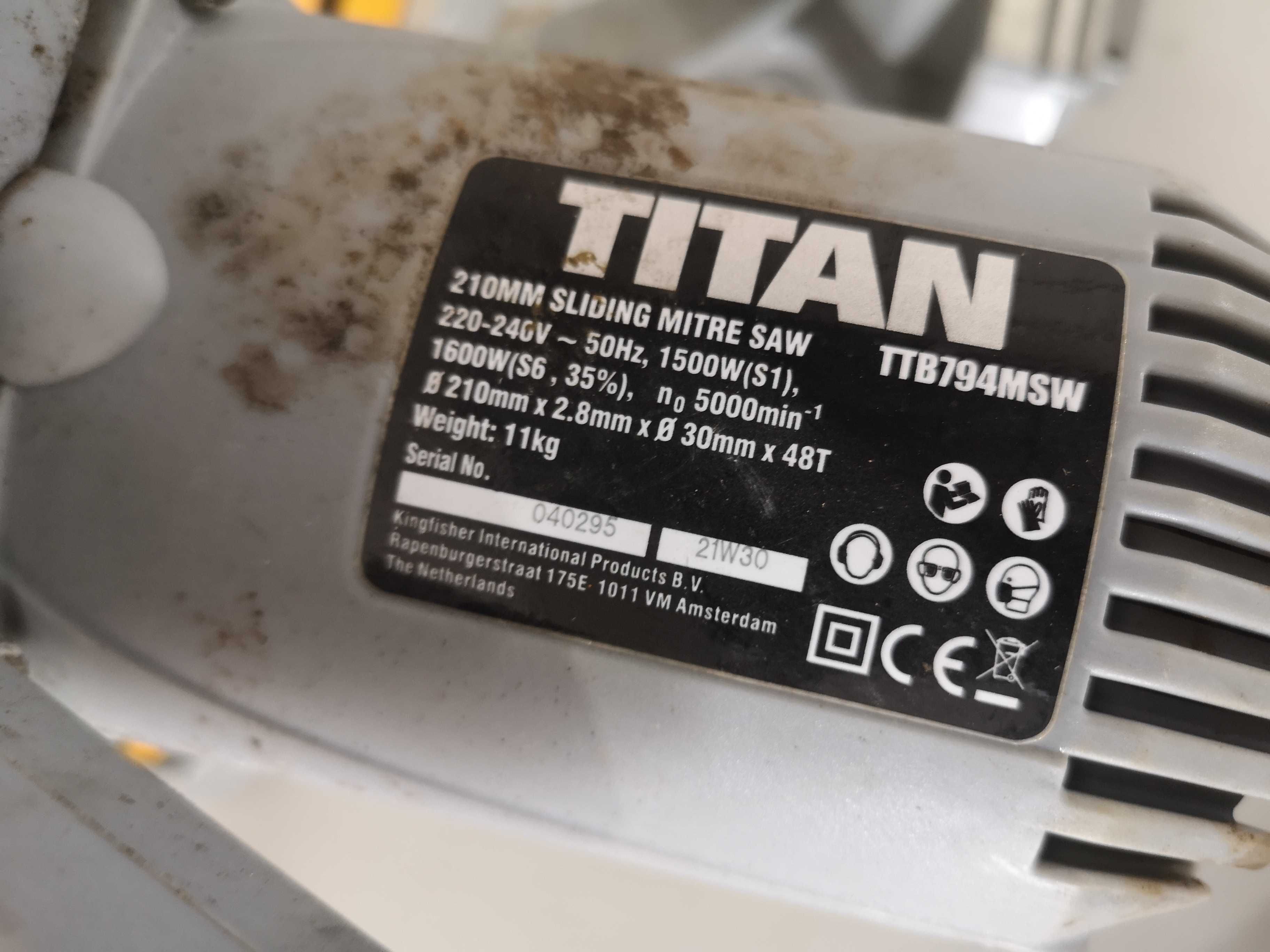 Циркуляр пендула - Titan 1600W / 210mm