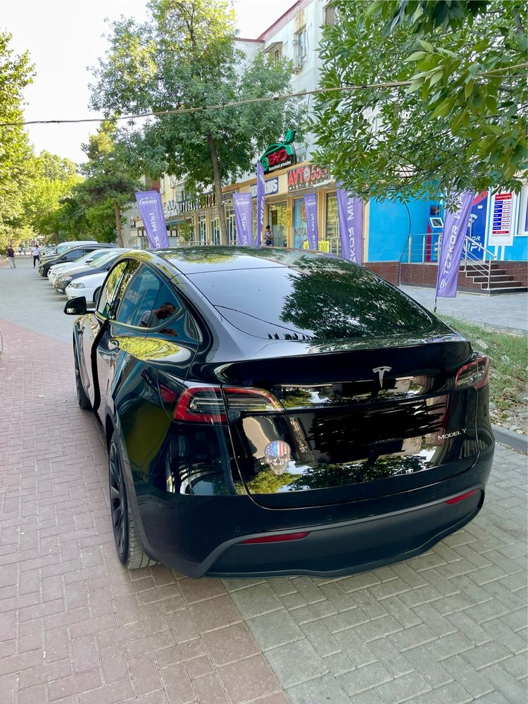 Tesla model Y, 2022 год