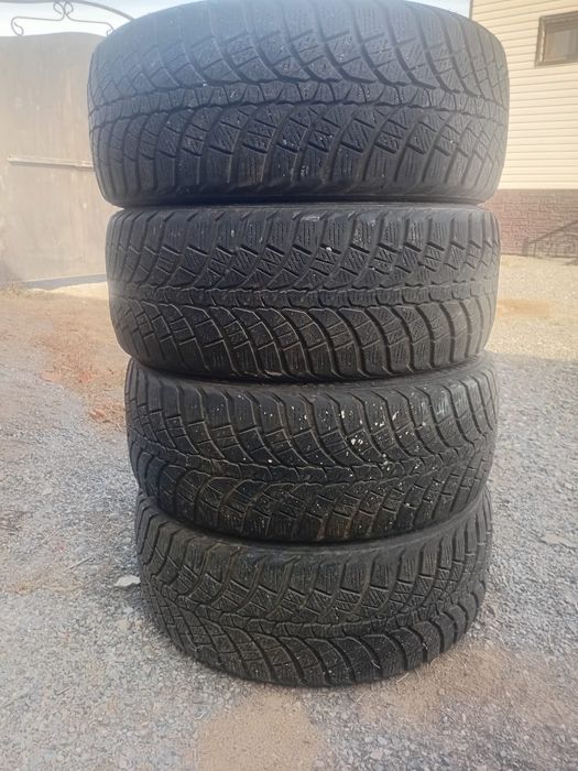 Зимние шины в хорошем состоянии