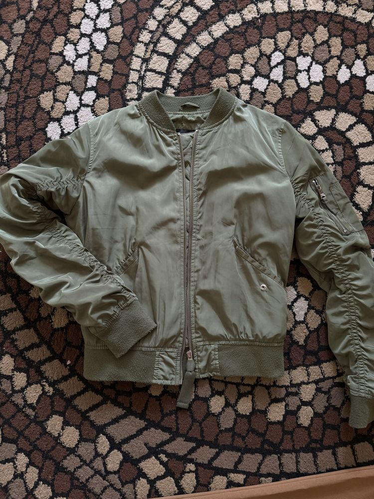 Куртка хаки от BERRSHKA