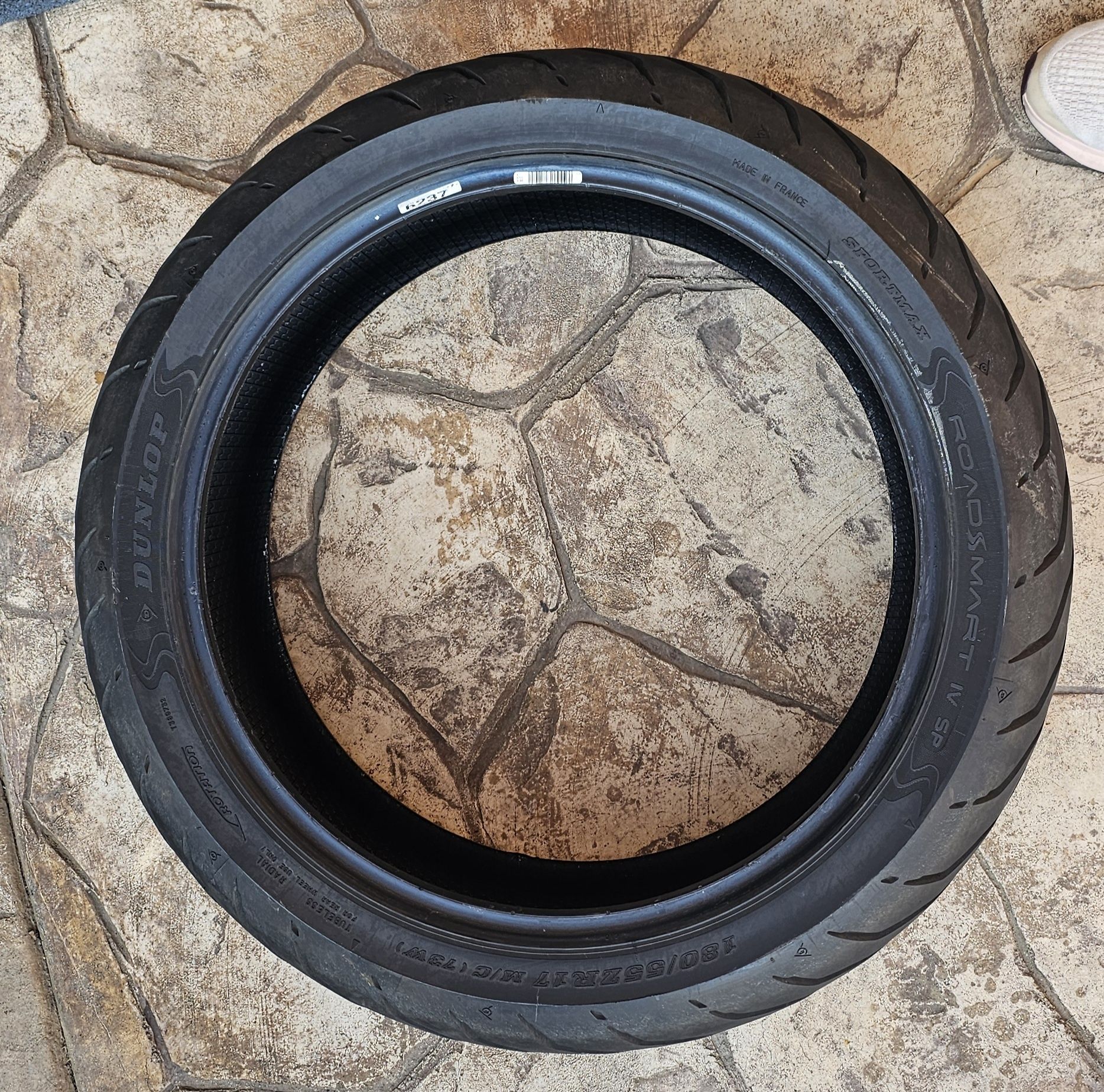 Модел     Dunlop