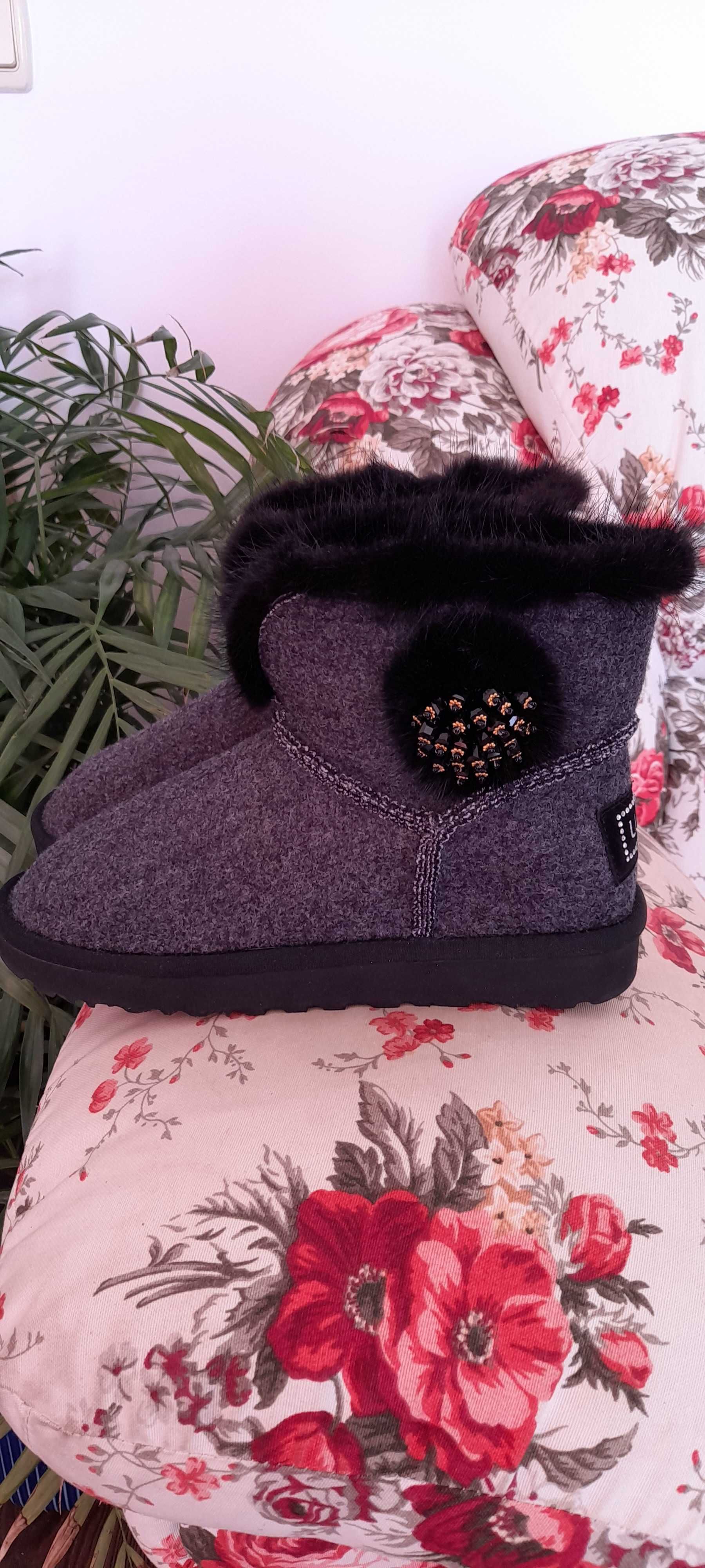 Дамски нови ботуши uggs. Номер 39.