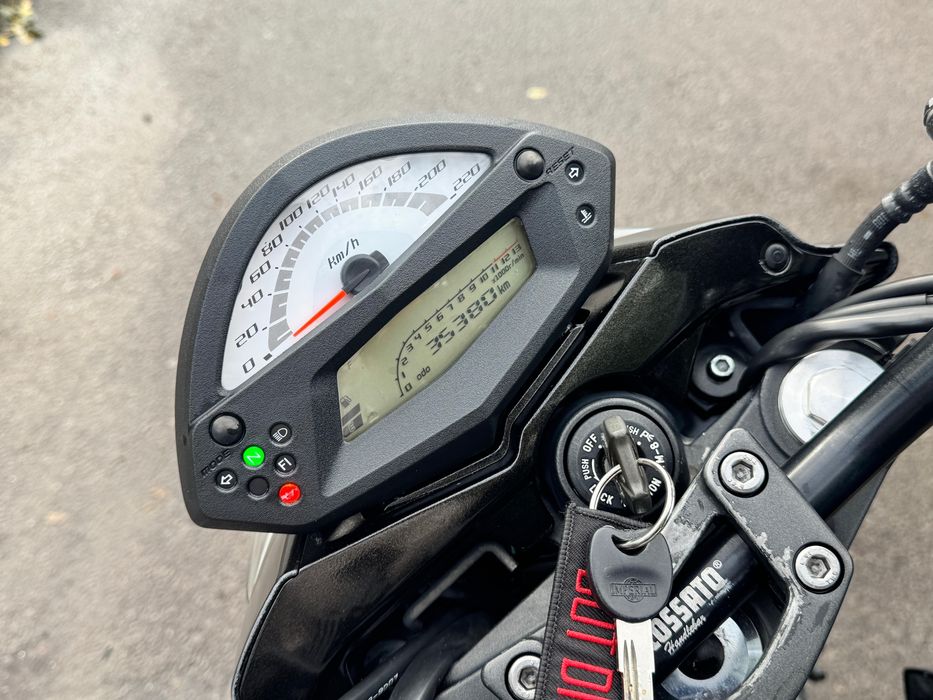 Kawasaki ER-6n 650 — 2009 — 35.380 km — 2.599€