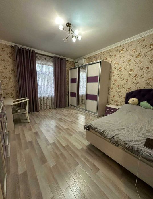 Продам дом на участке 4 сотки в М-Улугбекском ра-не.Центр Луначарского