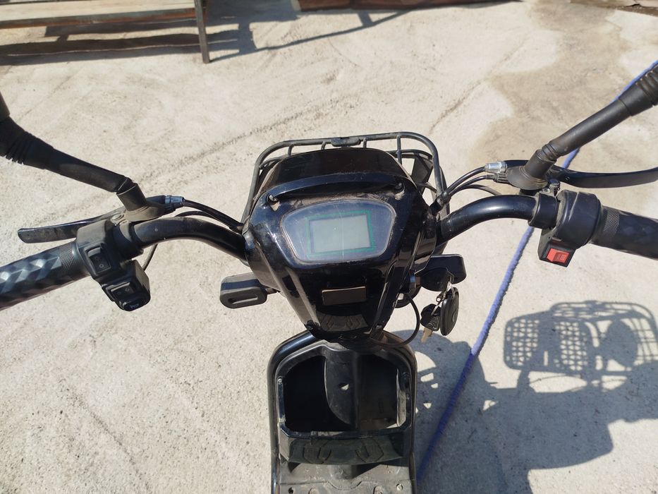 Он работает но нужен аккумулятор брал за 160 тысяч