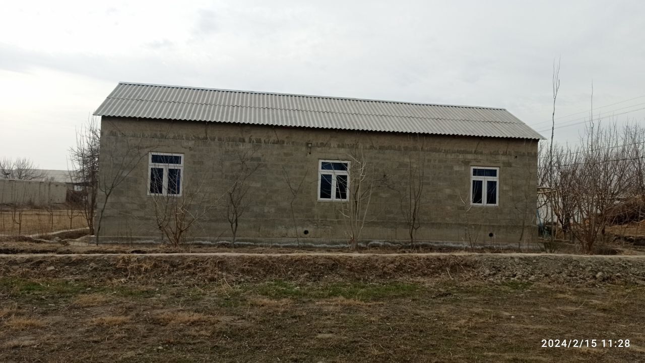 Uchastka sotiladi