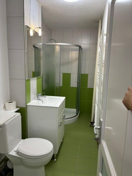 Apartament 3 camere -  de inchiriat