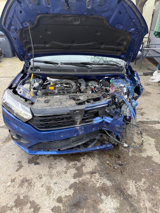 Vand Logan lll avariat conform pozelor