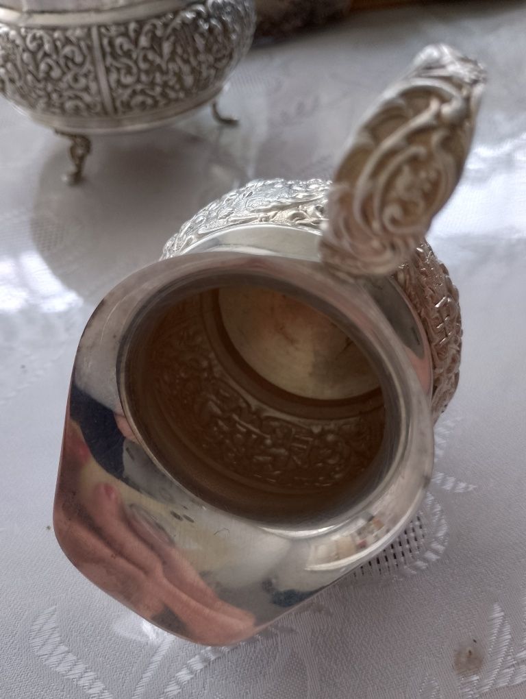 Сребърни съдове за чай, кафе