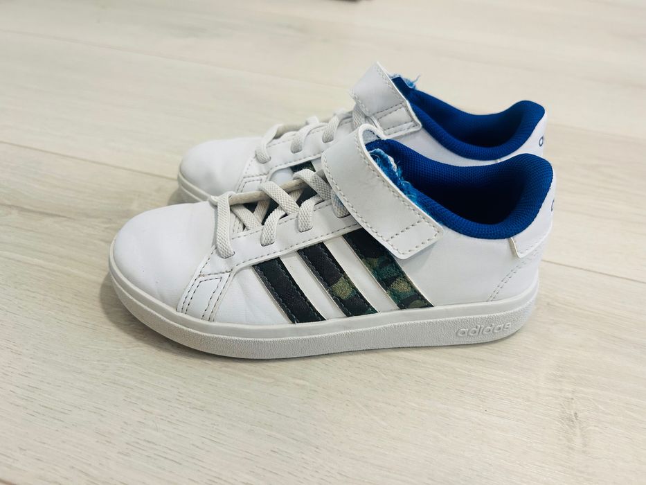 Adidasi baieti ,mar 29