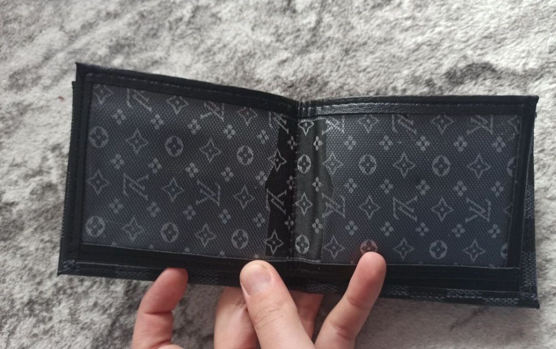 Портмонета "Louis Vuitton"