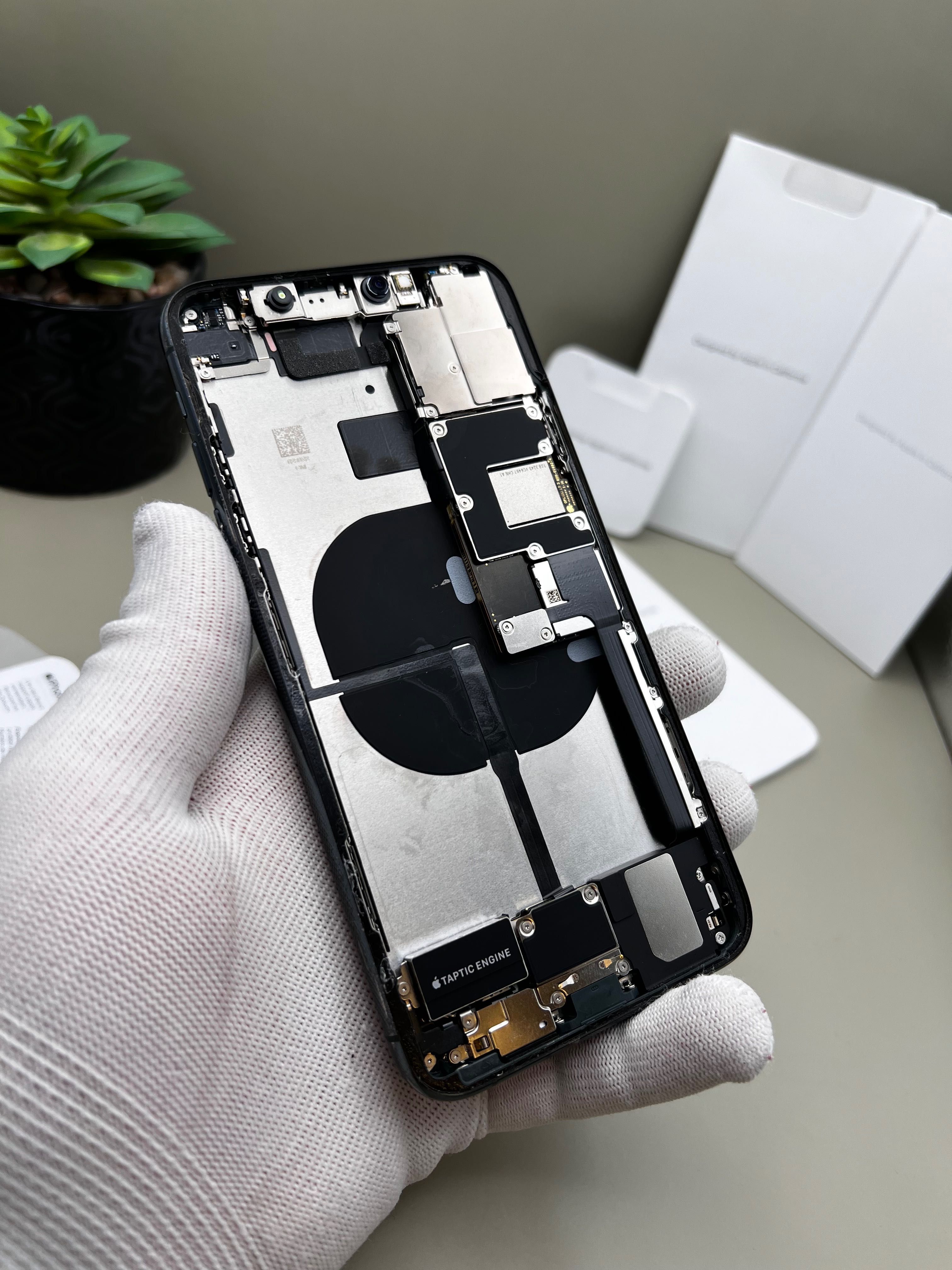 iPhone 11 Pro MAX, за части, iCloud locked - цената е за целия!