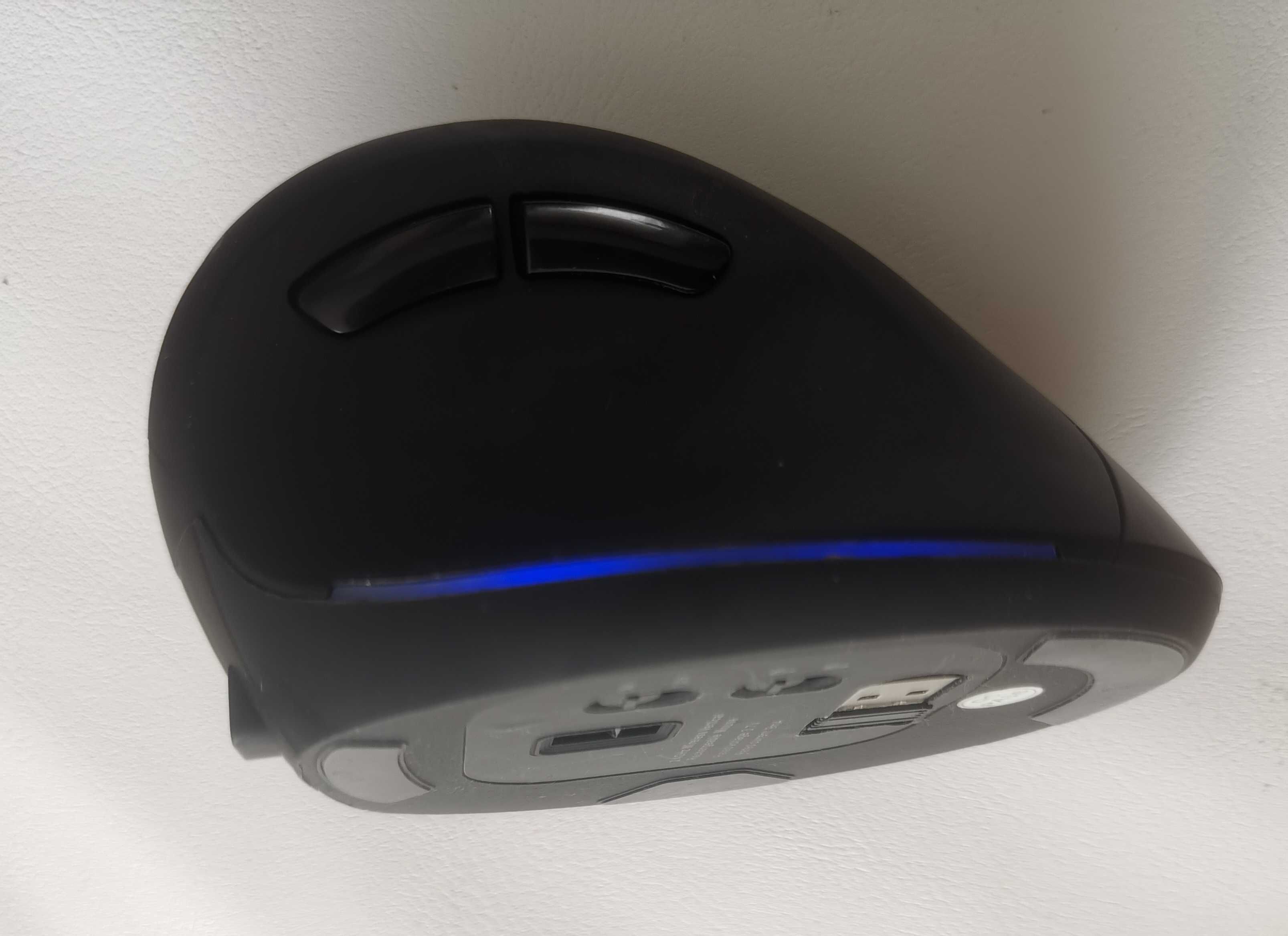 AUTLEY Vertical Ergonomic Rechargeable Wireless Mouse