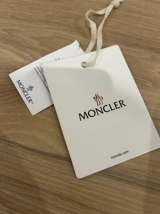 Мъжка грейка Moncler!