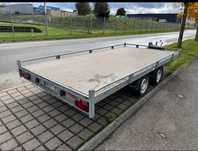 Inchiriez platforma remorca auto