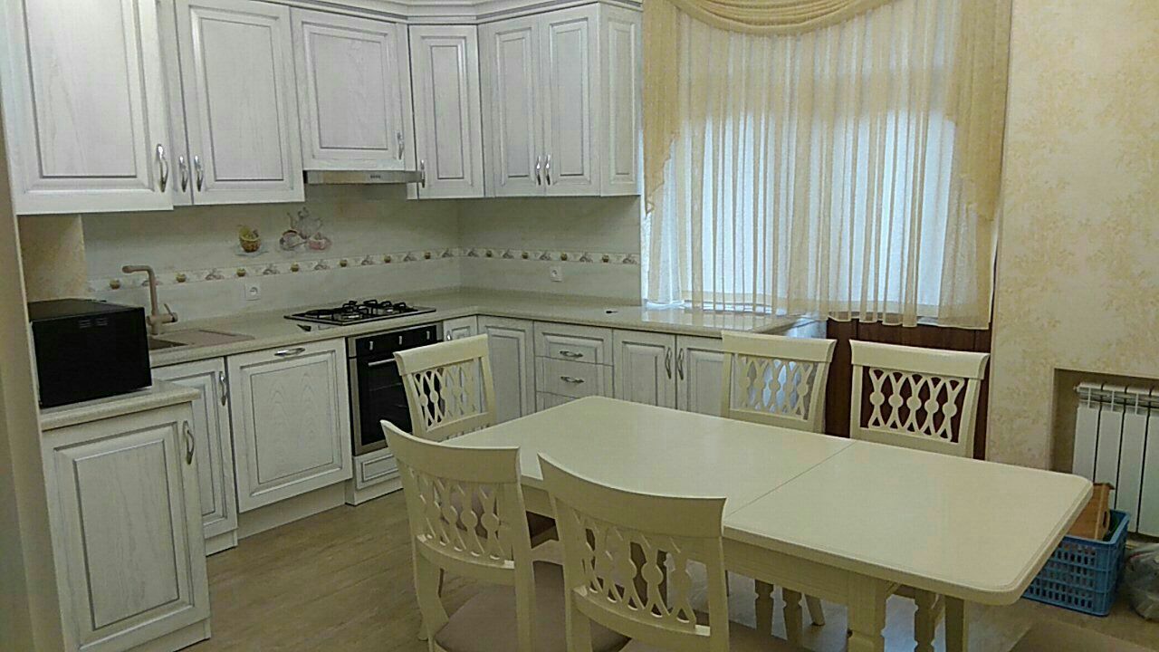 Аренда 3х комнатная квартира 130²м