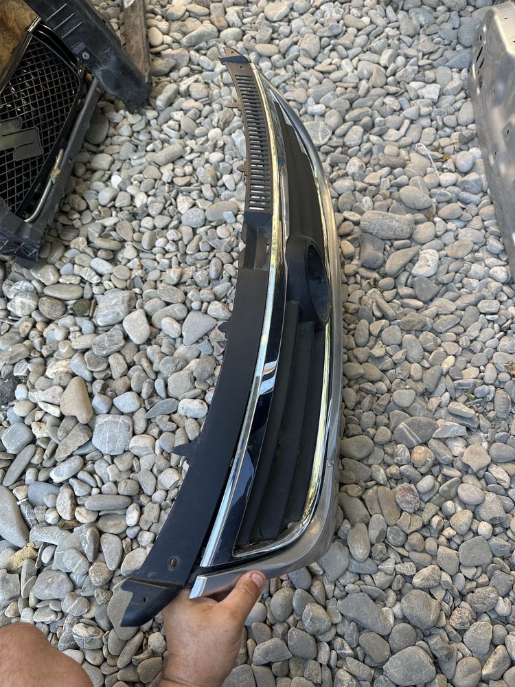 Grilă radiator vw touran.cod:1T0853651.D.