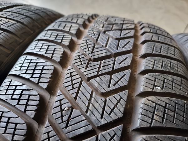 255/45/20//235/50/20 PIRELLI