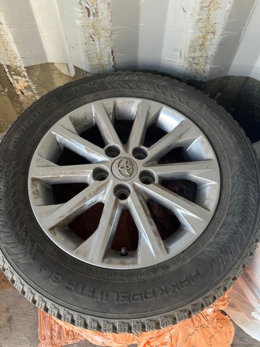 Диски от Камри 55 модели с зимней шипованной резиной, ездили 2 сезона