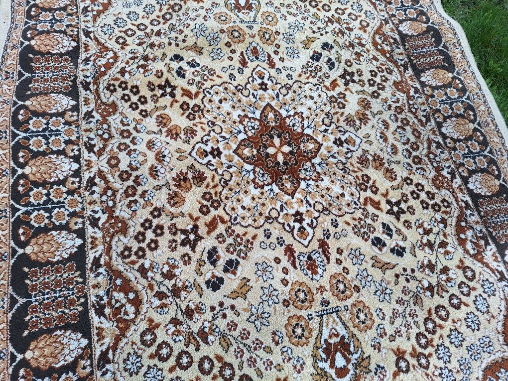 Персийски килим много запазен