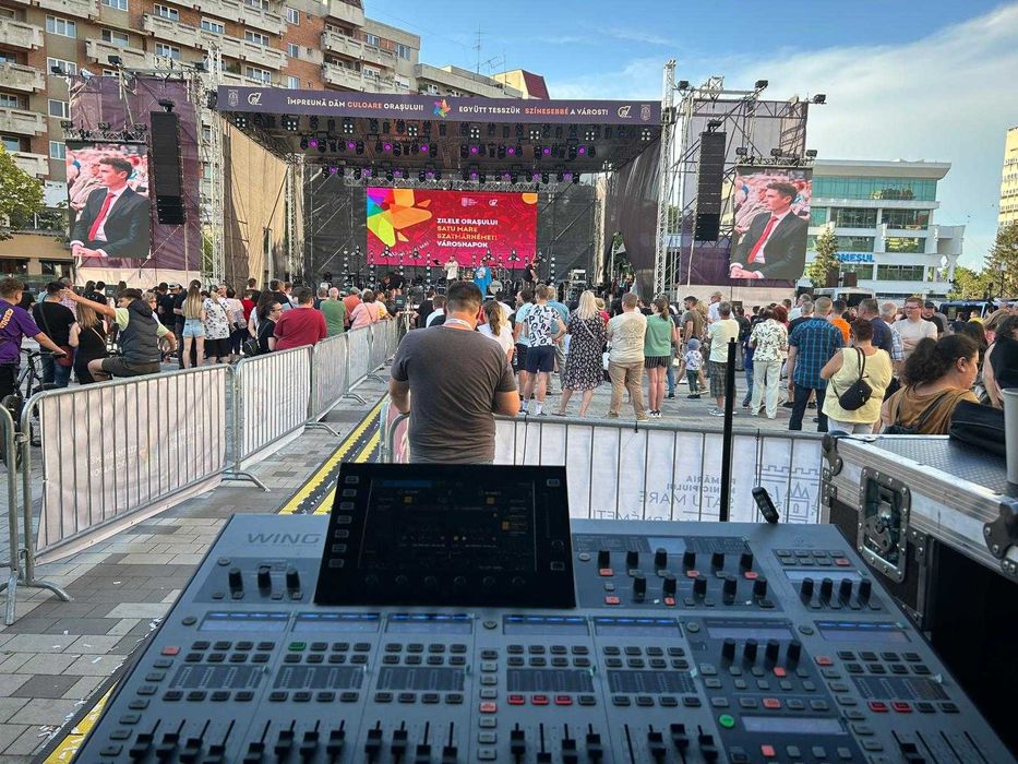 Inchiriez echip audio,lumini,led,scena pentru spectacole,conferinte