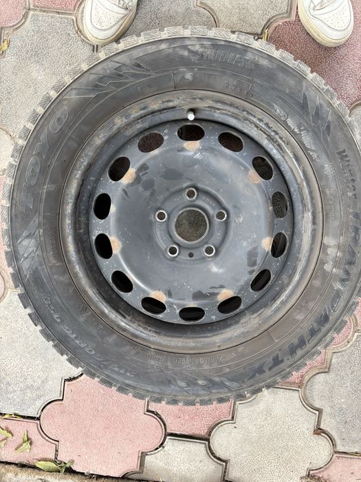 Продам диски штампы в комплекте с резиной R16