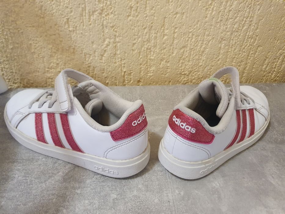 Маратонки adidas 31 n.