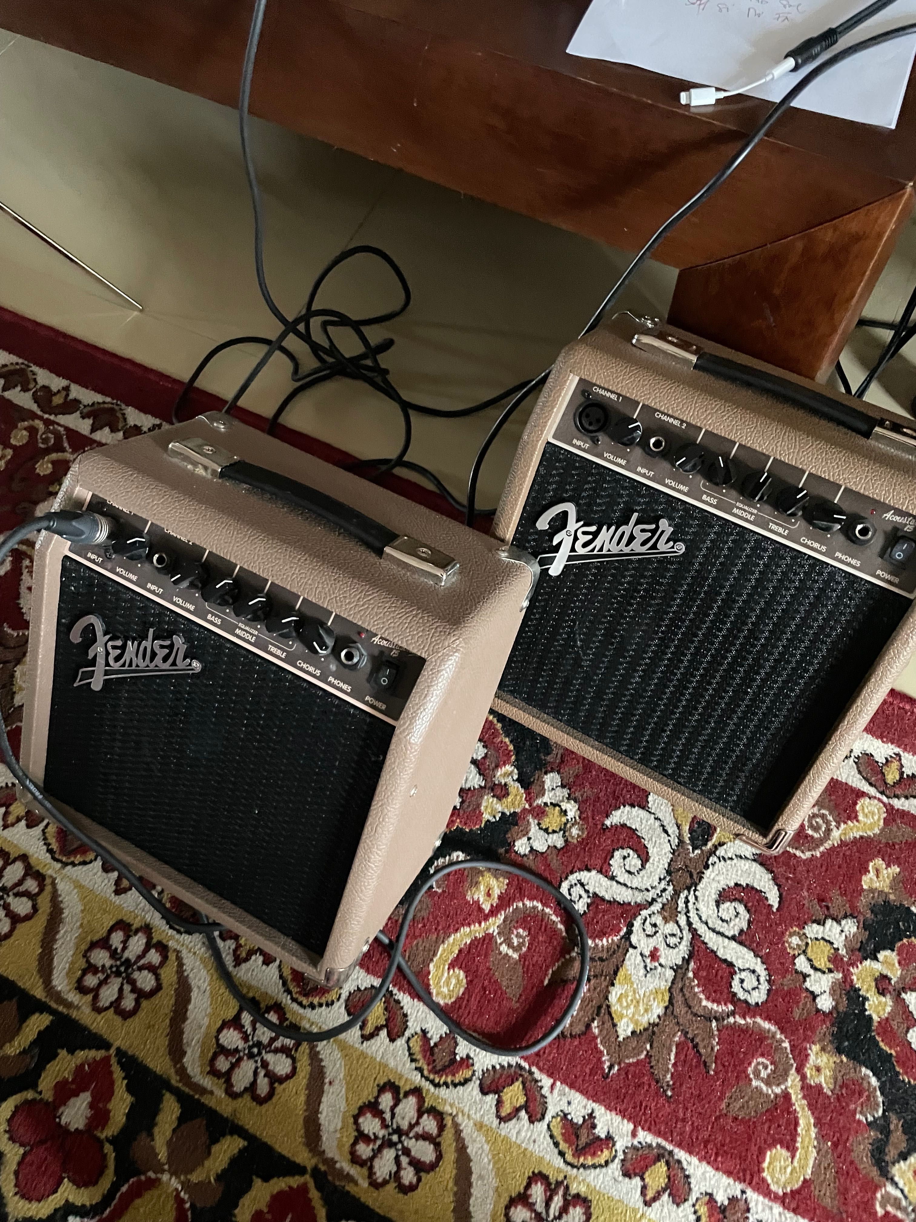 Combo chitară acustică Fender, 2 intrari, EQ si Chorus